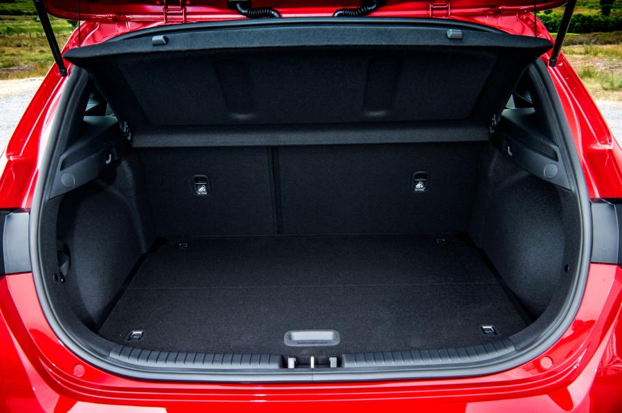 Багажник Kia Ceed 2018 года  (UK) (фото 16 из 30)